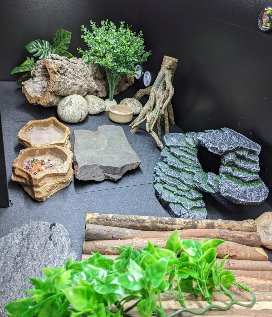Terrarium für Bartagamen, Boden aus ABS-Platte mit genarbter Oberfläche