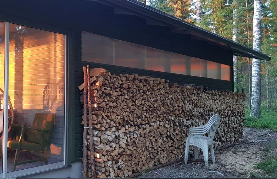 Für Garagen- und Lagerhallenfenster und Stallfenster eignen sich Polycarbonat oder Hohlkammerplatten