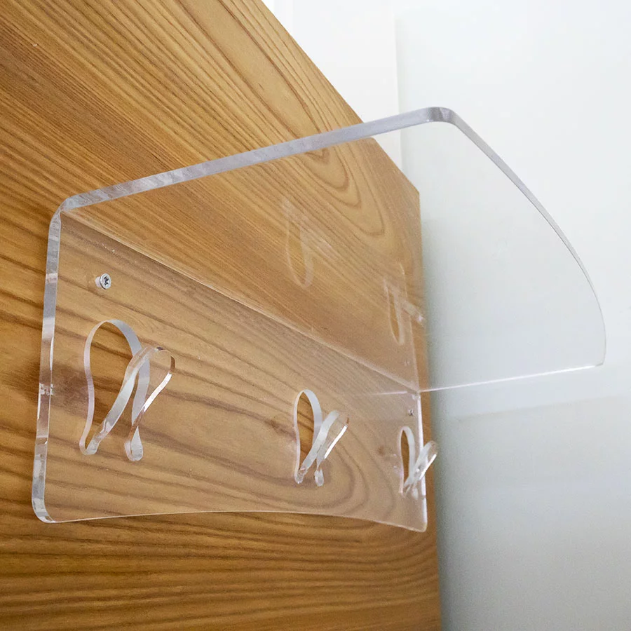 Kleiderhaken aus warmgebogenem Acrylglas